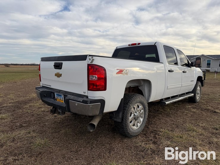 2011-chevrolet-2500hd-image-5