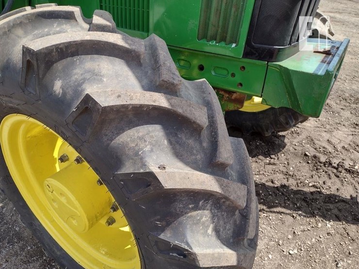 john-deere-6210-image-24