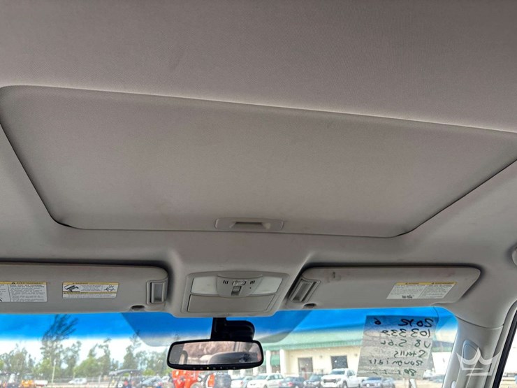 2012-infiniti-qx56-image-23