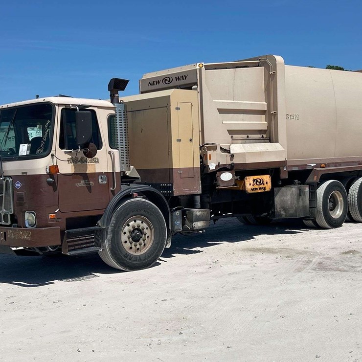 2017 AUTOCAR XPEDITOR