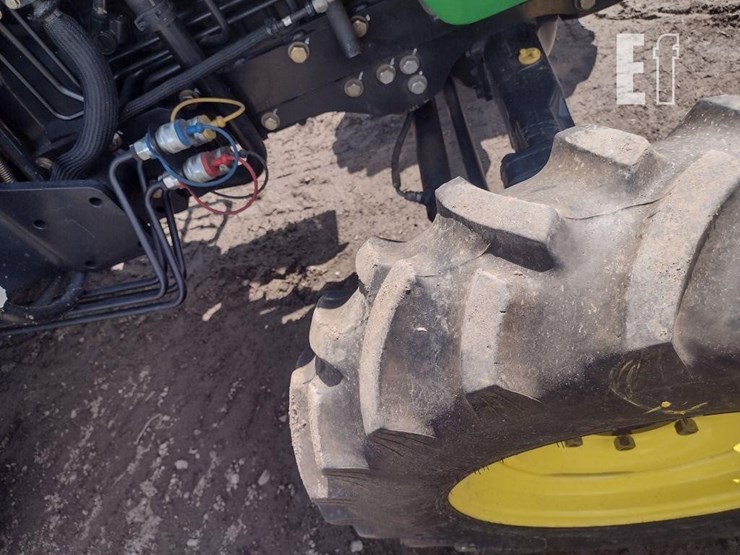 2010-john-deere-4720-image-25