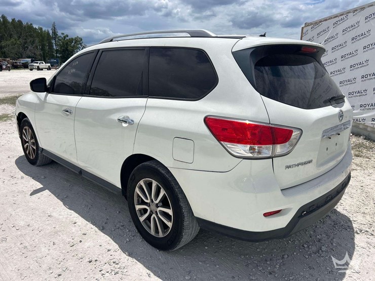 2016-nissan-pathfinder-image-4