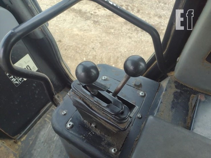 2005-caterpillar-953c-image-10