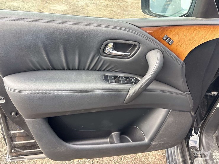 2012-infiniti-qx56-image-13