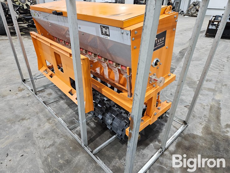 2025-caterpillar-12-image-5