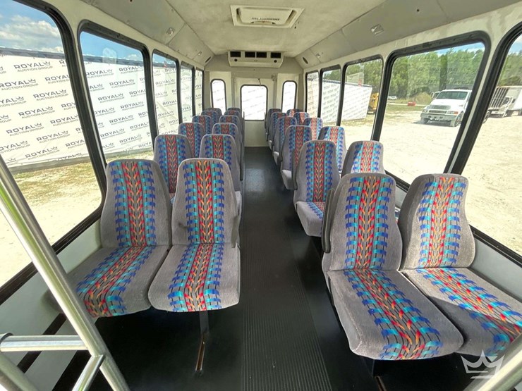 2013-ford-e450-image-23