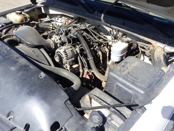 2000-chevrolet-2500-image-8