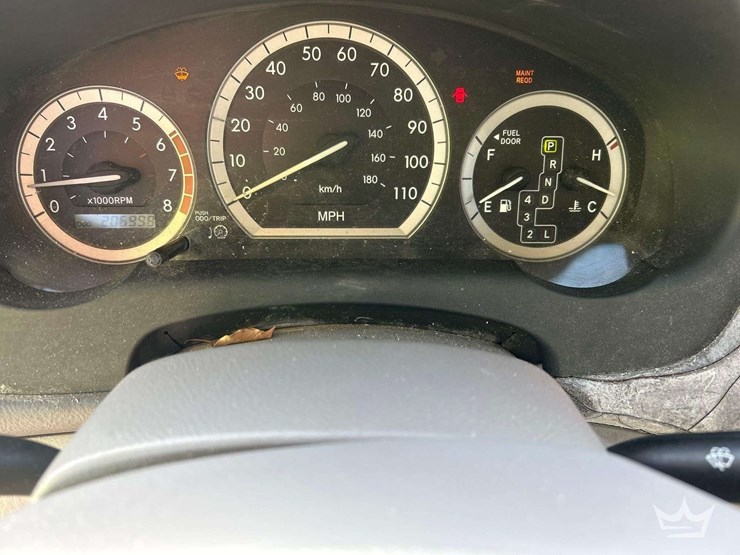 2004-toyota-sienna-image-12
