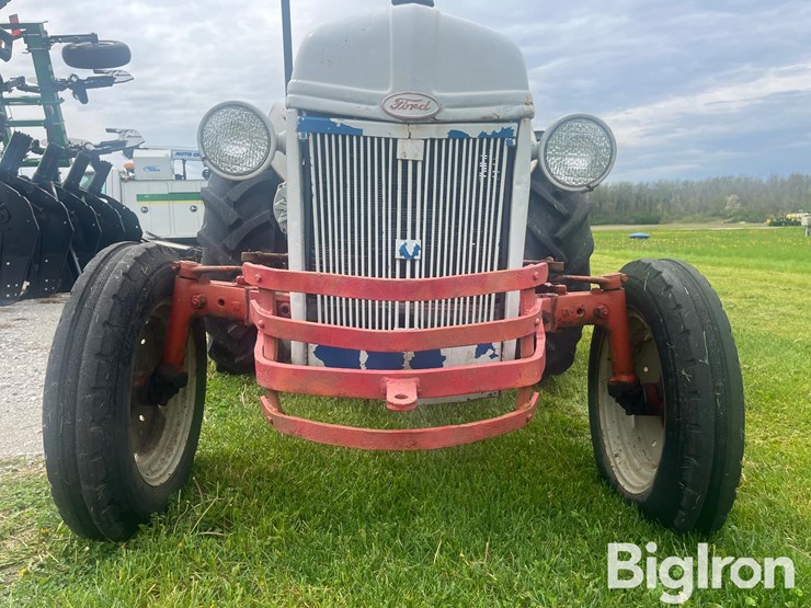 1947-ford-8n-image-11