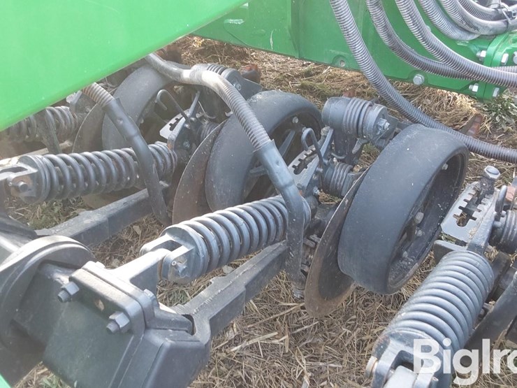2019-john-deere-n536-image-13