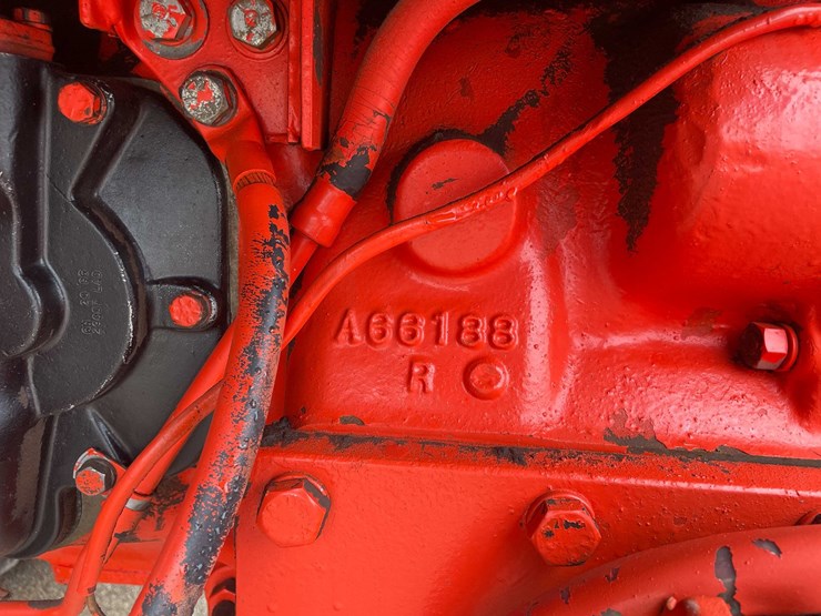 #4064-•-case-1370-tractor-image-32