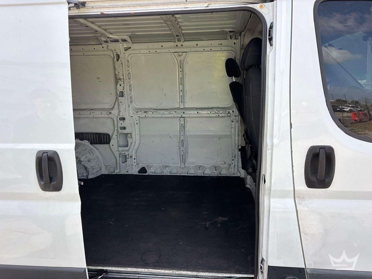 2014-ram-promaster-1500-image-14