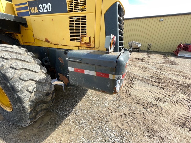 2005-komatsu-wa320-5l-image-20
