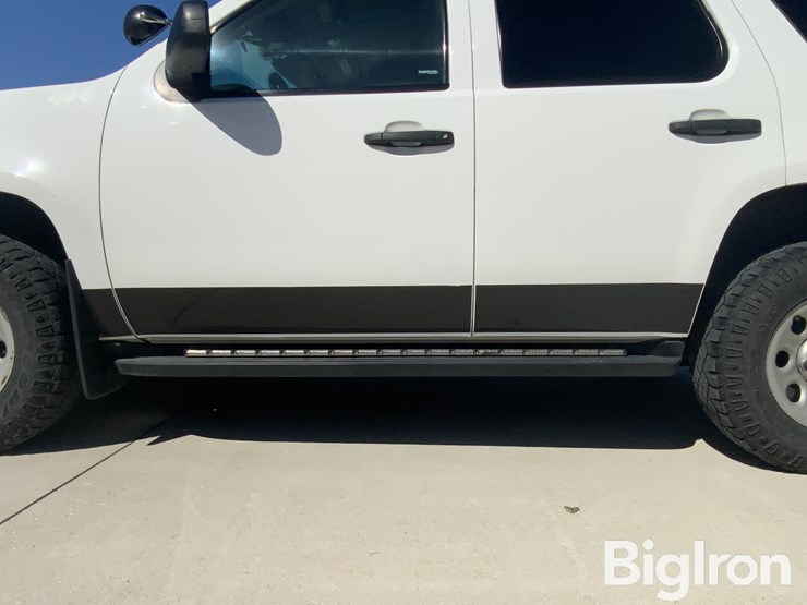 2013-chevrolet-tahoe-image-15