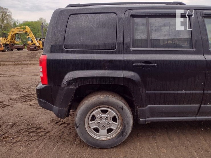 2012-jeep-patriot-sport-image-23