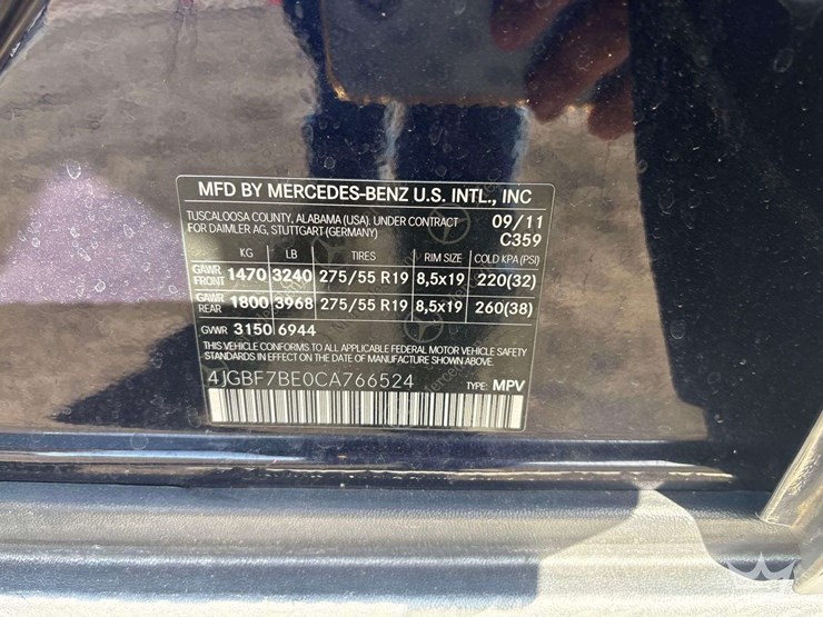 2012-mercedes-benz-gl450-image-5