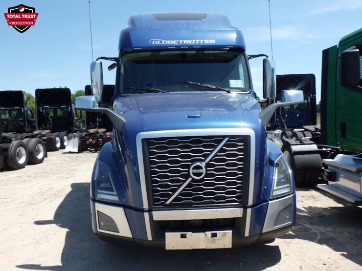 2022-volvo-vnl860-image-3