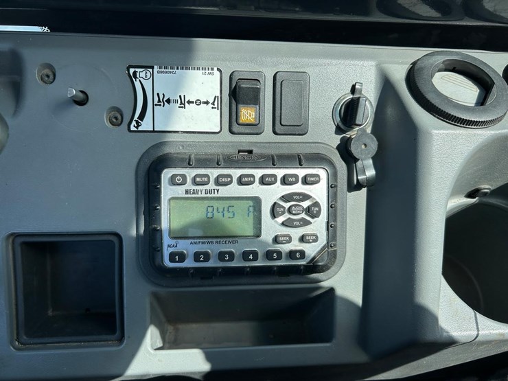 2023-bobcat-e32-image-25