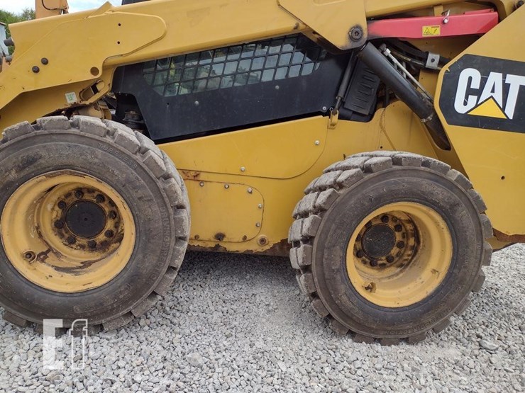 2018-caterpillar-262d-image-12