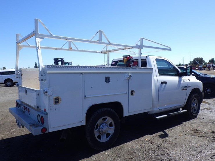 2018-dodge-2500-image-3