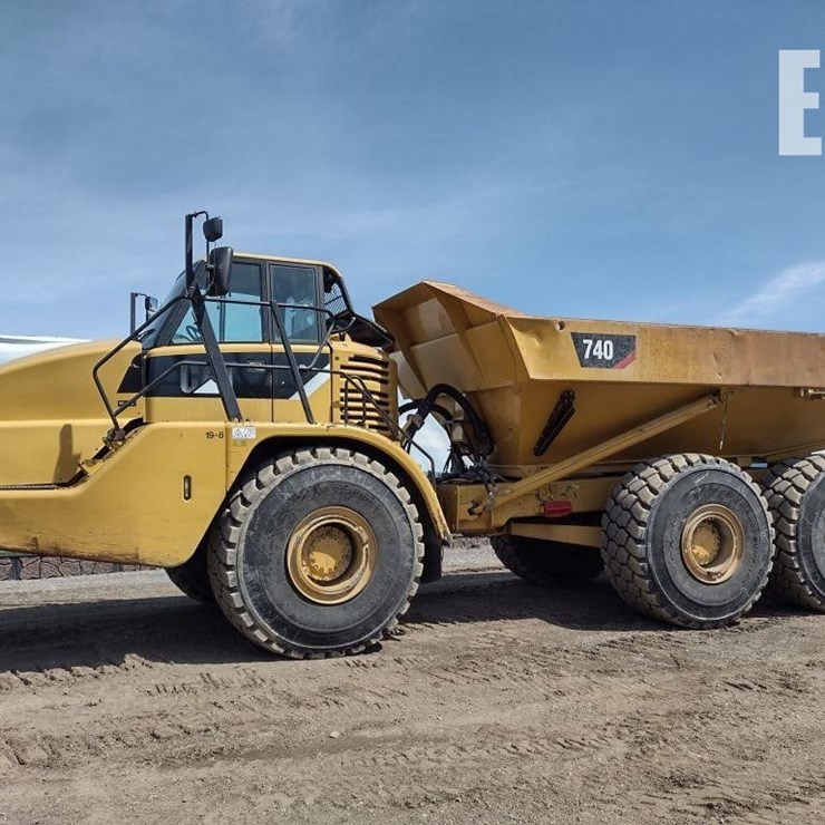 2007 CATERPILLAR 740