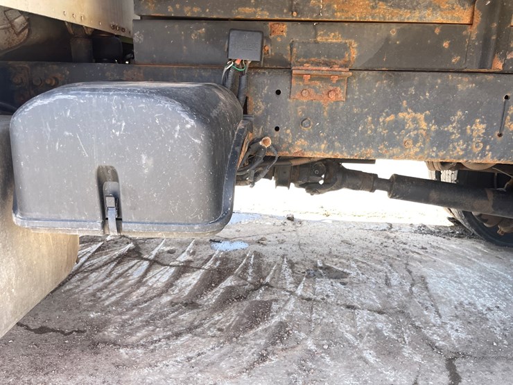 #4015-•-2004-freightliner-dump-truck-(has-wi-title)-image-45
