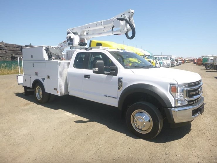 2022-ford-f550-image-2