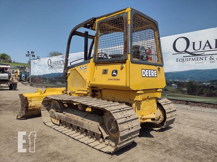 2004-deere-650h-image-40