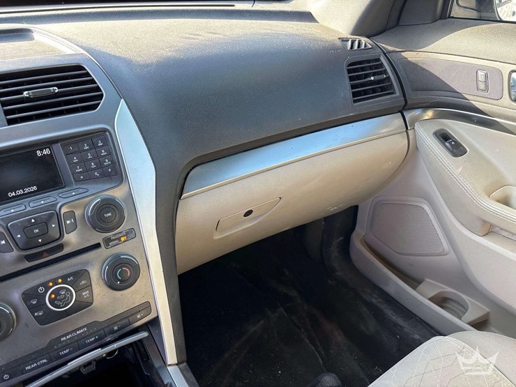 2015-ford-explorer-image-19