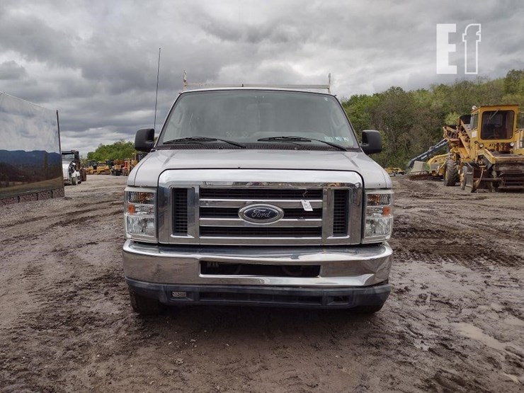 2012-ford-e250-image-2