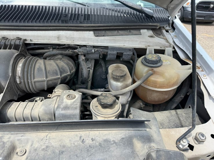 2011-ford-cargo-image-26