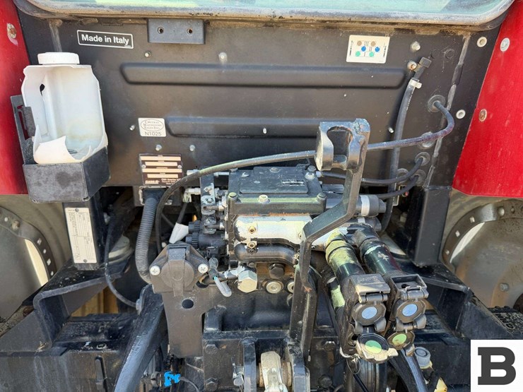 case-ih-farmall-105u-image-36