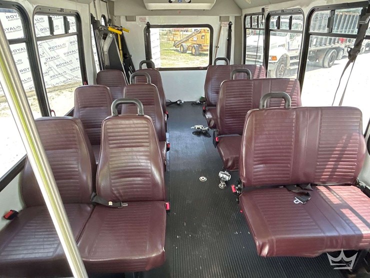 2015-ford-e450-image-22