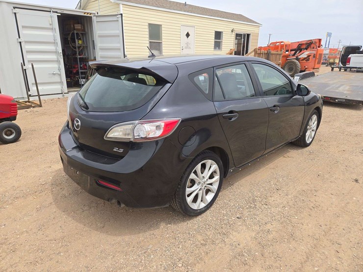 2010-mazda-3s-hatchback-4d-image-3