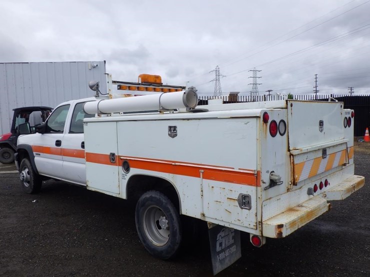 2005-chevrolet-3500-image-4