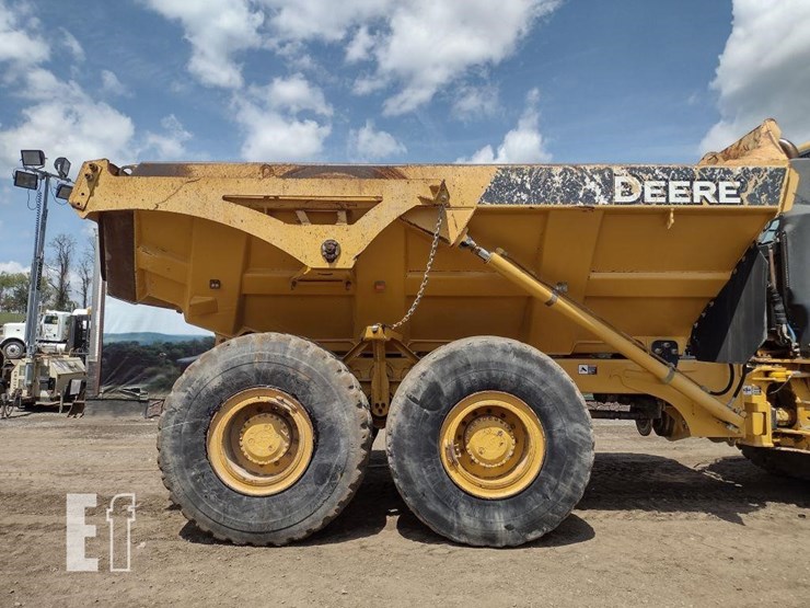 deere-300d-image-28