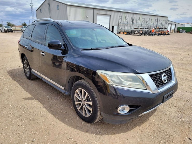 2013-nissan-pathfinder-image-2