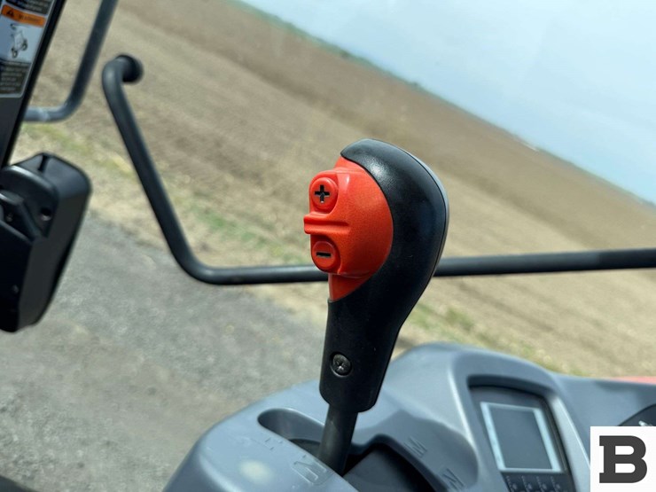 2013-kubota-m110gx-image-65