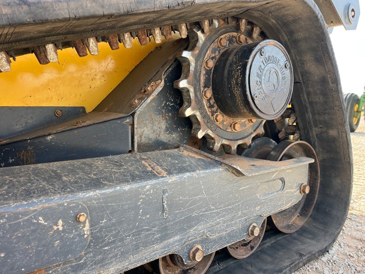 2019-deere-333g-image-3
