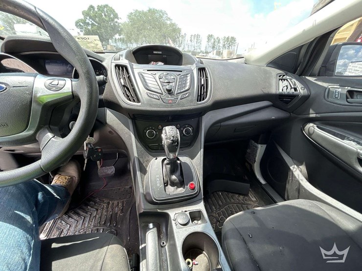 2015-ford-escape-image-17