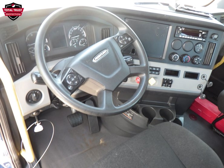 2022-freightliner-cascadia-116-image-13