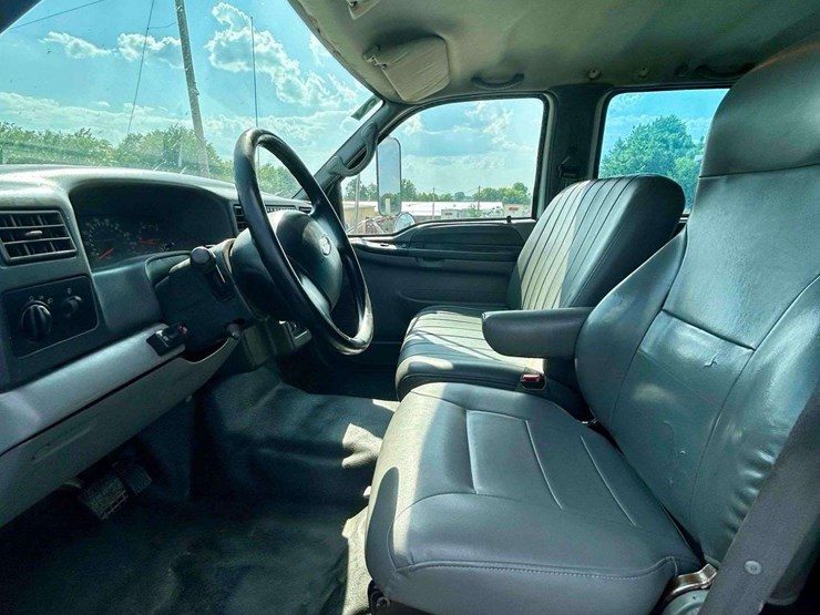 2007-ford-f650-image-11