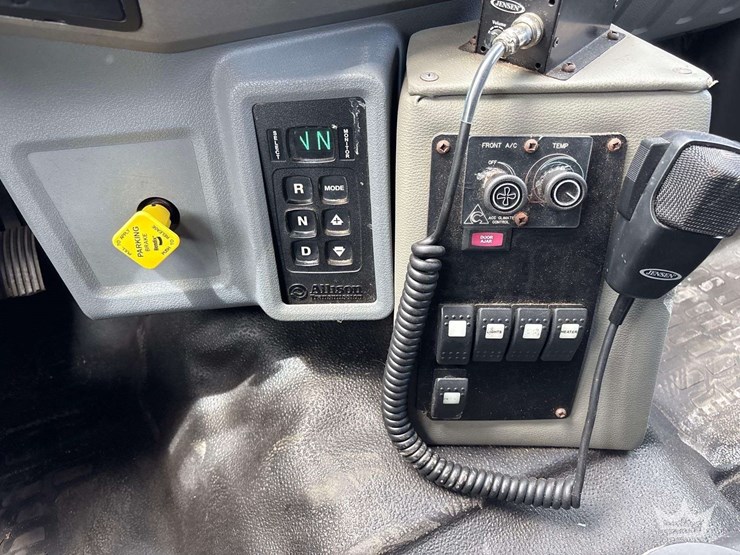 2015-ford-f750-image-47