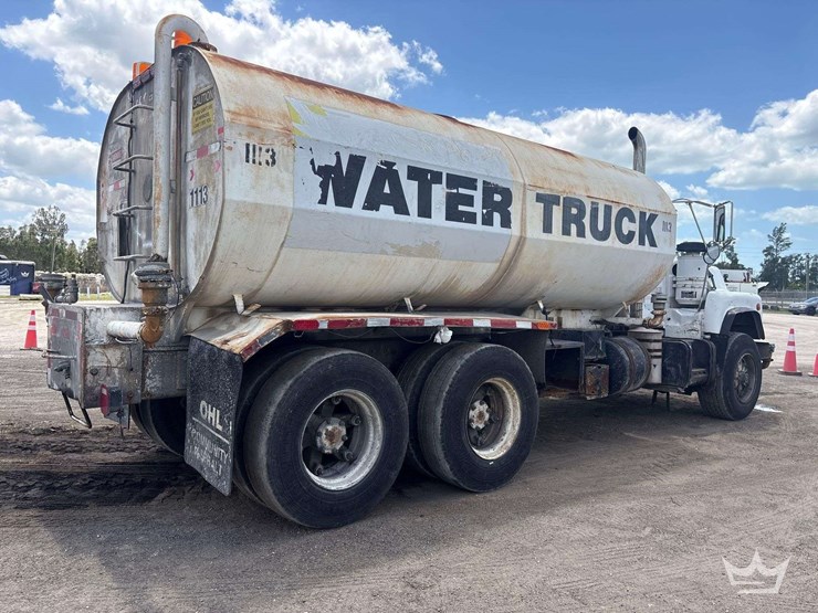2000-mack-dm690s-image-3