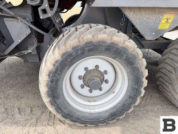 2022-massey-ferguson-2270-image-34