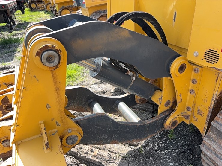 2023-deere-650k-lgp-image-6