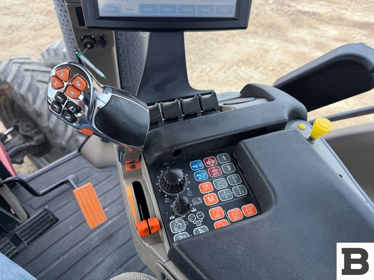 2018-case-ih-magnum-310-image-77