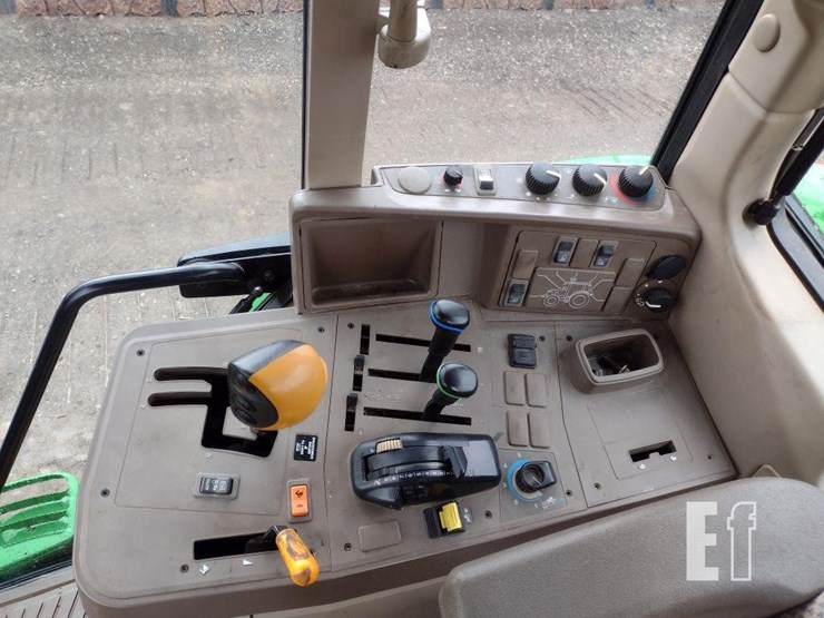 2014-john-deere-6140m-image-11