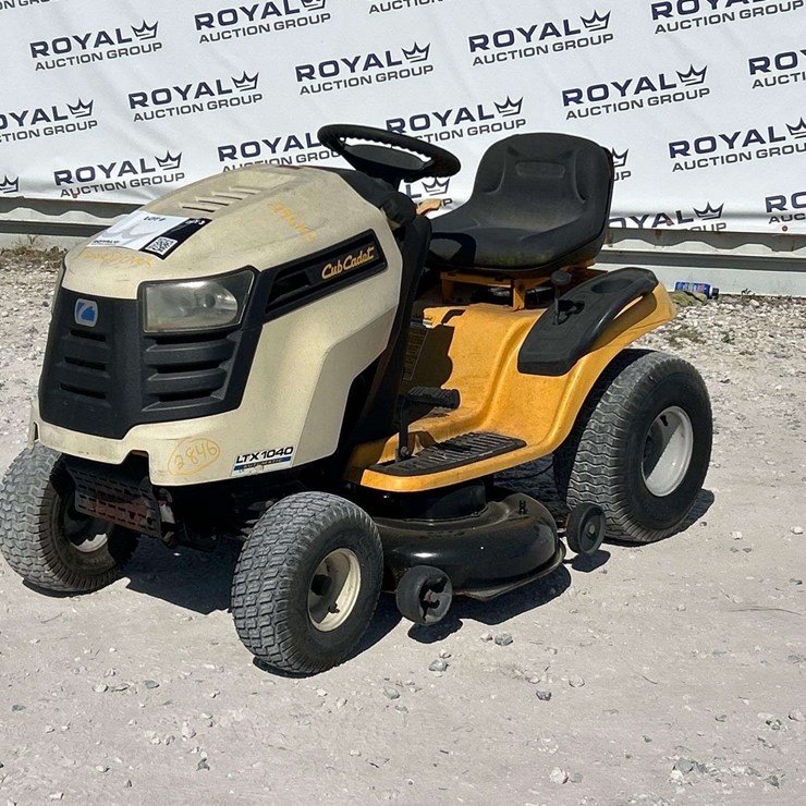 2011 CUB CADET LTX1040