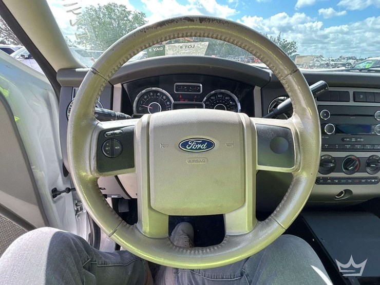 2014-ford-expedition-image-13